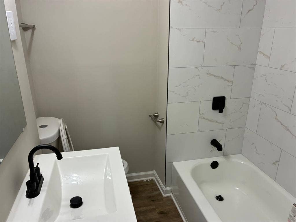 5 BR in Lawrenceville
