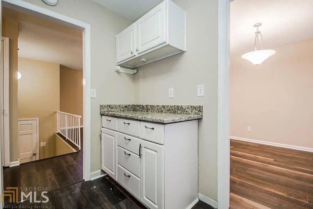 5 BR in Lawrenceville