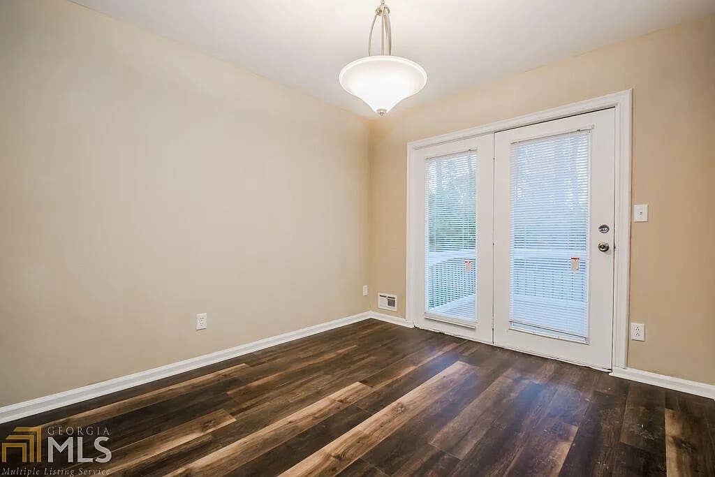 5 BR in Lawrenceville