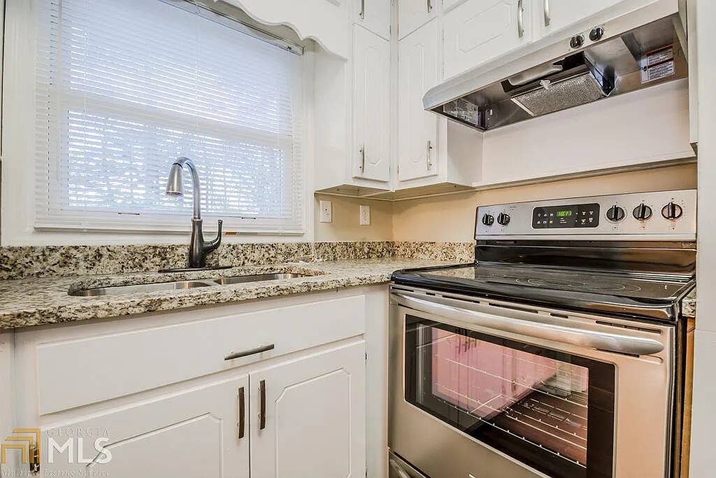 5 BR in Lawrenceville