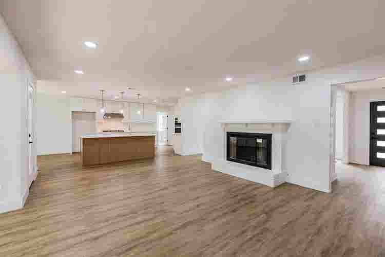 4 BR in Farmers Branch