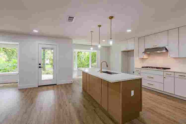 4 BR in Farmers Branch