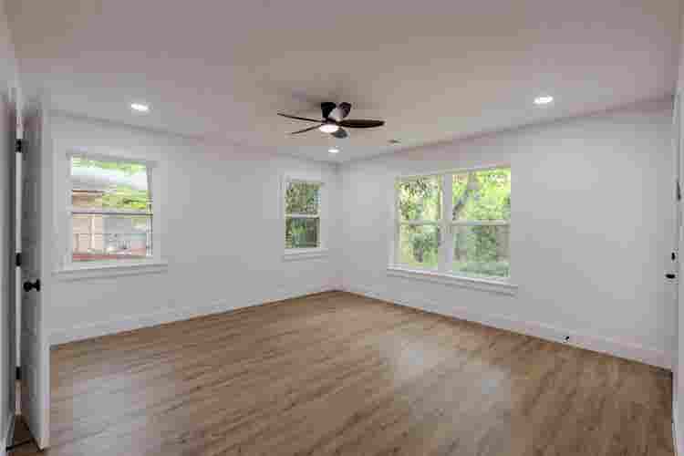 4 BR in Farmers Branch