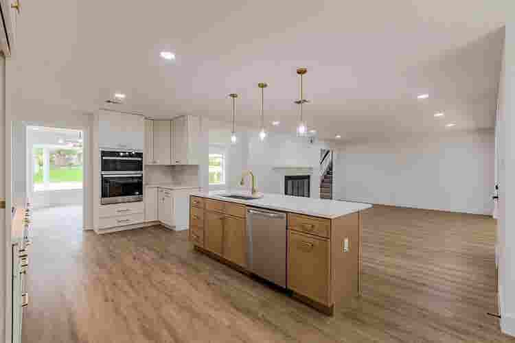 4 BR in Farmers Branch