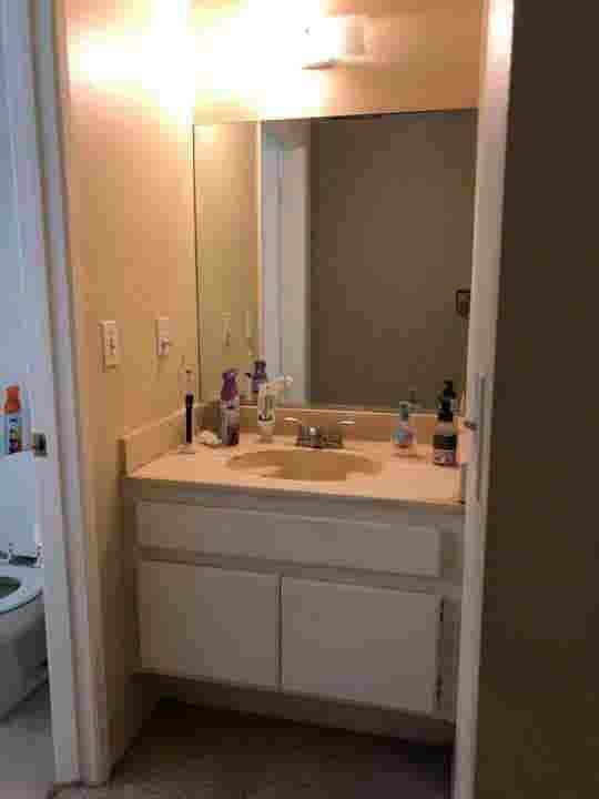 Long Beach Shared Bedroom: Urgent