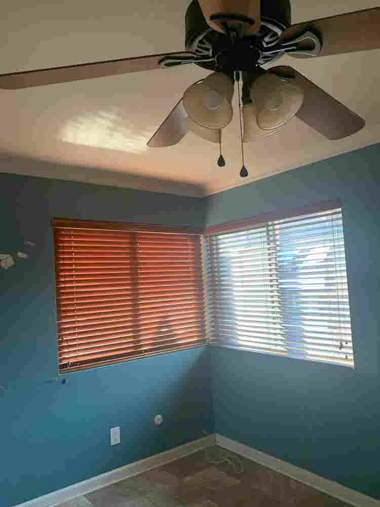3rd floor condo unit for rent .