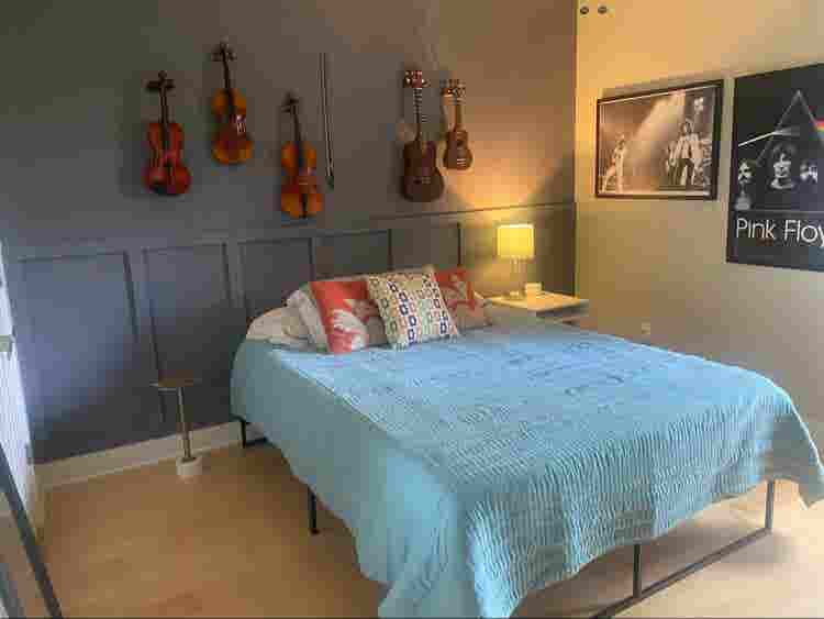 Room for rent in nice suburban 4BR