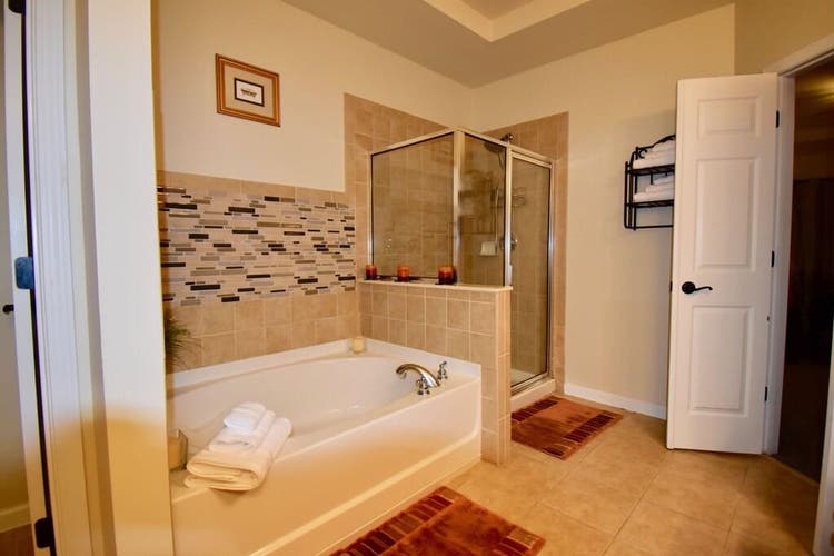 Luxury Townhouse near Halcyon