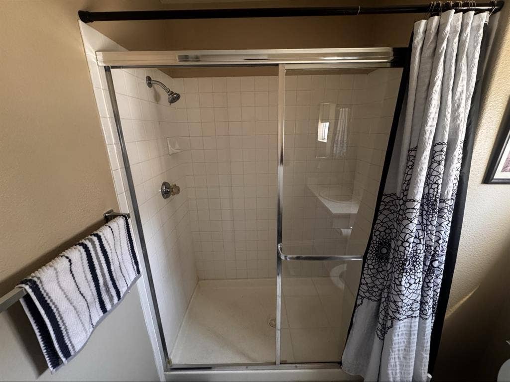 Private Room/Bath (Util. Included)