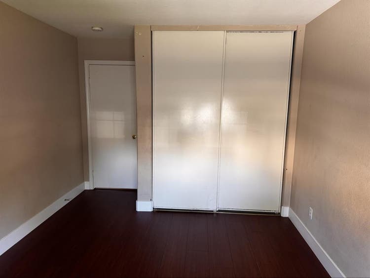 Private Room/Bath (Util. Included)