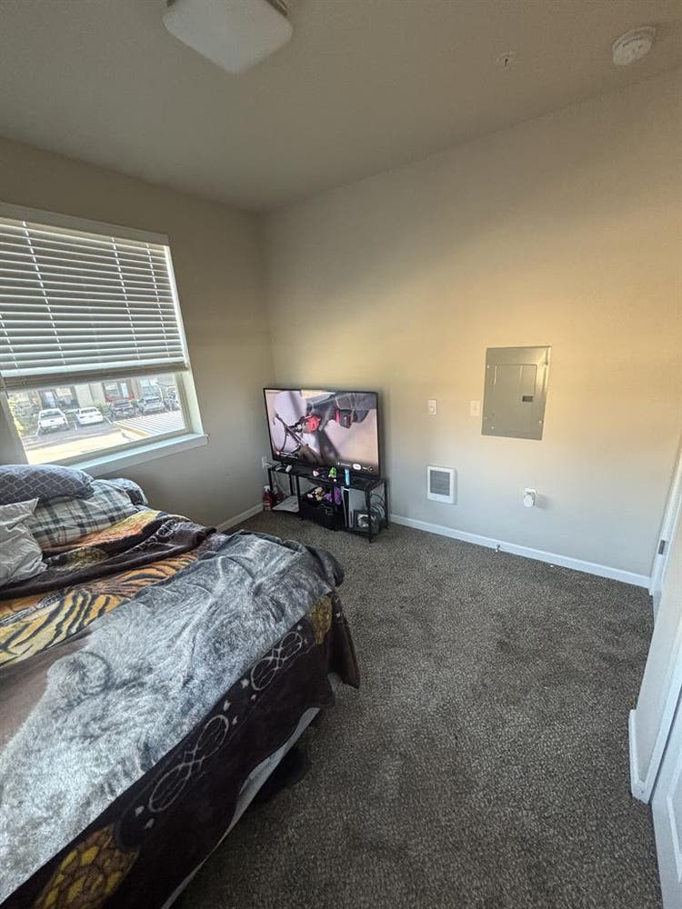 Room for rent immediately