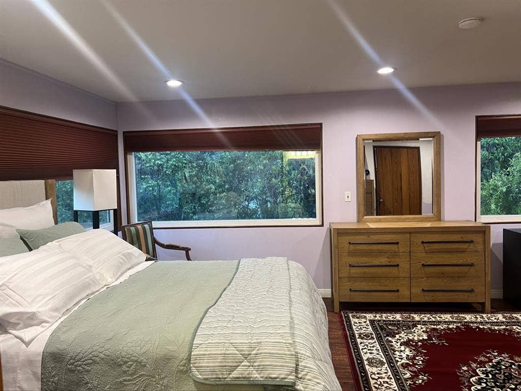 Gorgeous  private studio size sq