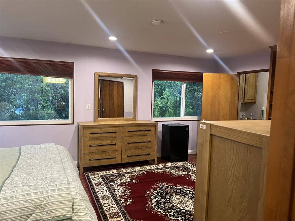 Gorgeous private studio size sq