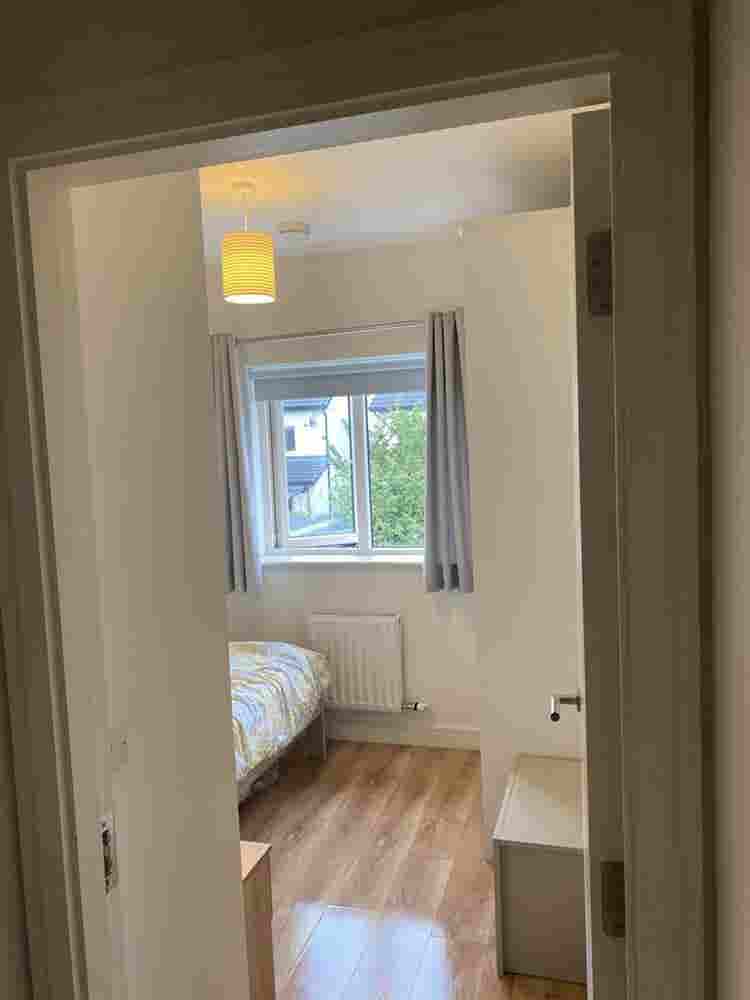 Double bedroom with shared bathroom