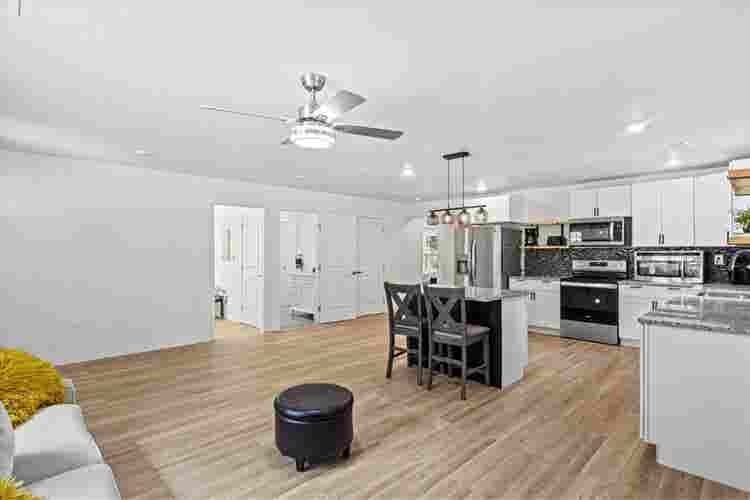 BELTINE OASIS ROOMS IN MODERN HOME