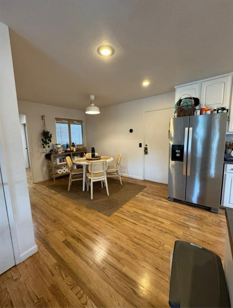 Room for rent in upper Seaside