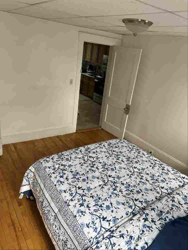 Room for rent. Avbl September 7th.