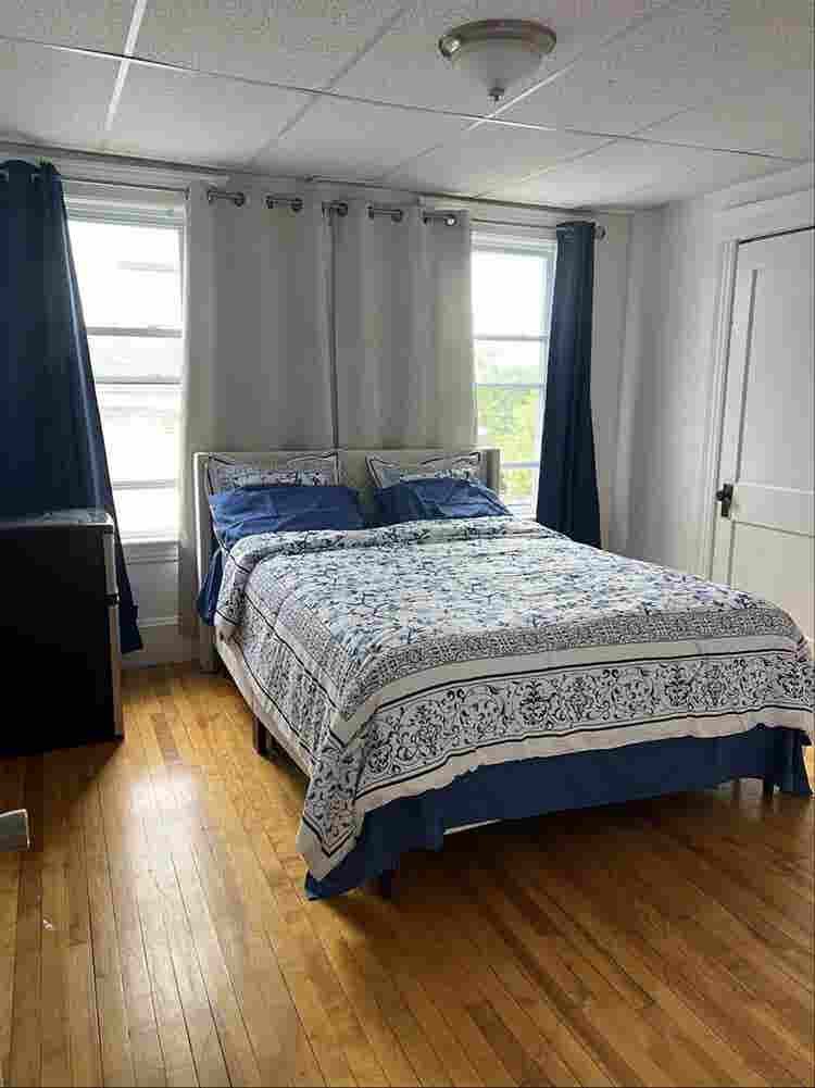 Room for rent. Avbl September 7th.
