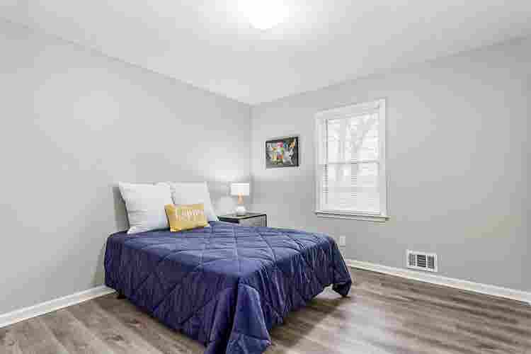 1 BR in Woodstock