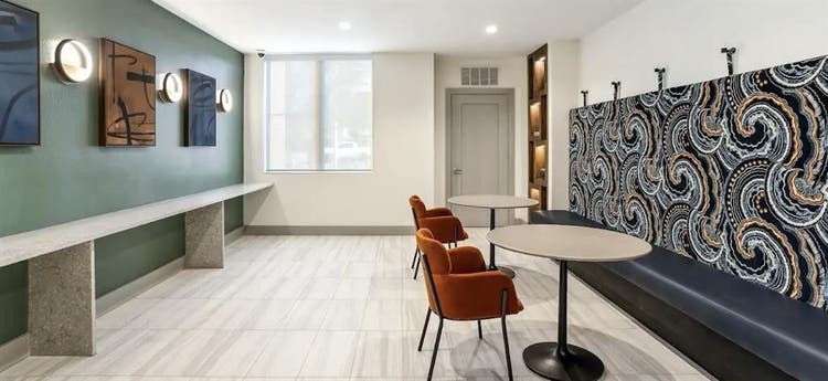 🏙️Luxury Design District Apt Space