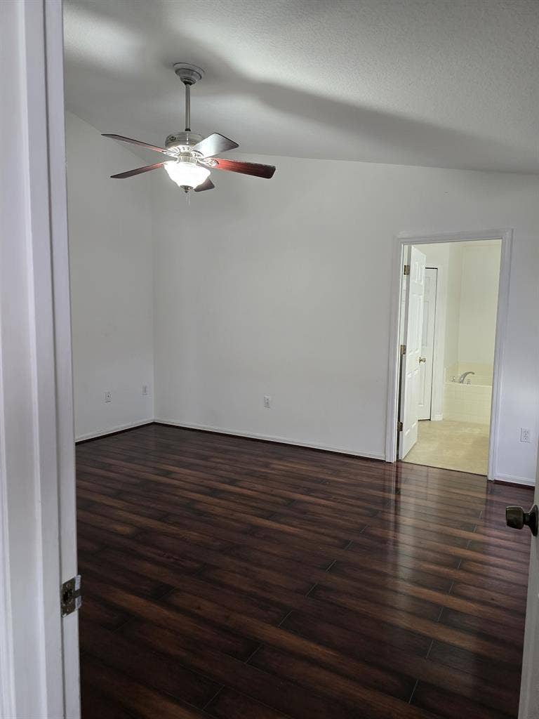Master room for rent