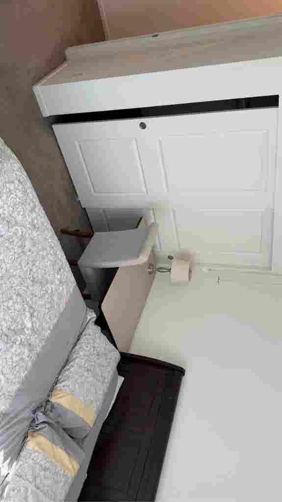 Room w/ bathroom available now!