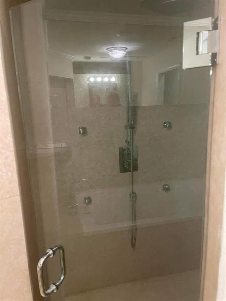 Looking for a Roommate