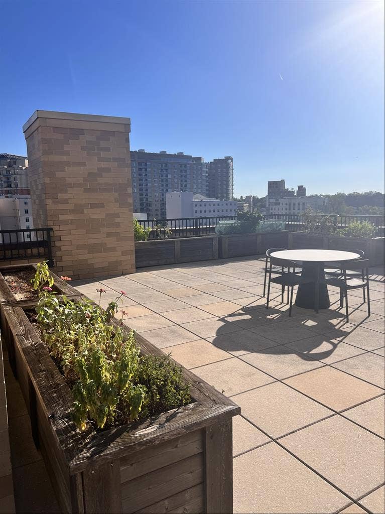 FULLY FURNISHED IN BETHESDA