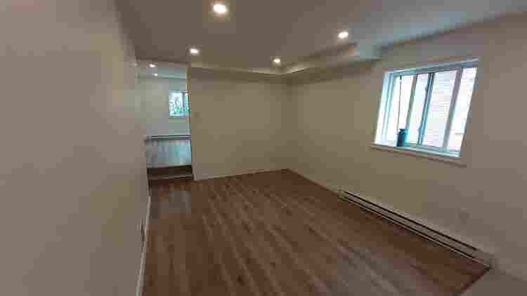 Fully renovated  ,near metro