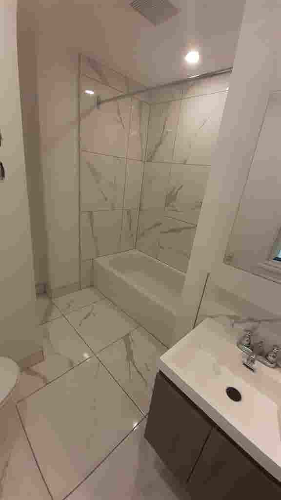 Fully renovated  ,near metro