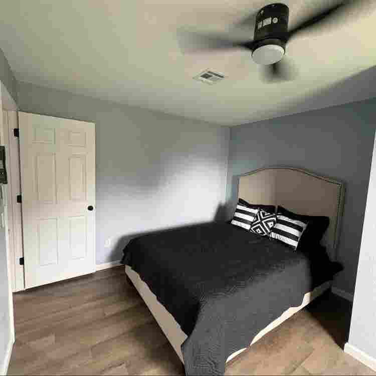 1 Room with a spacious living room