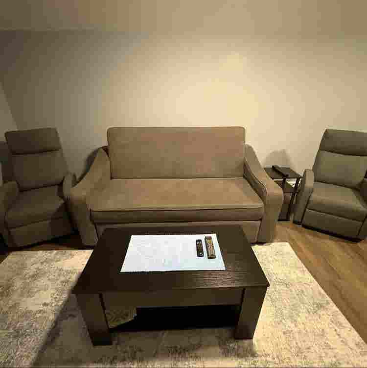 1 Room with a spacious living room