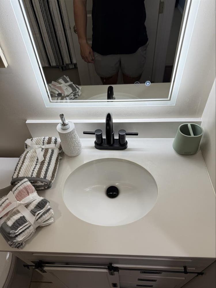 Private room/bath- Furnished