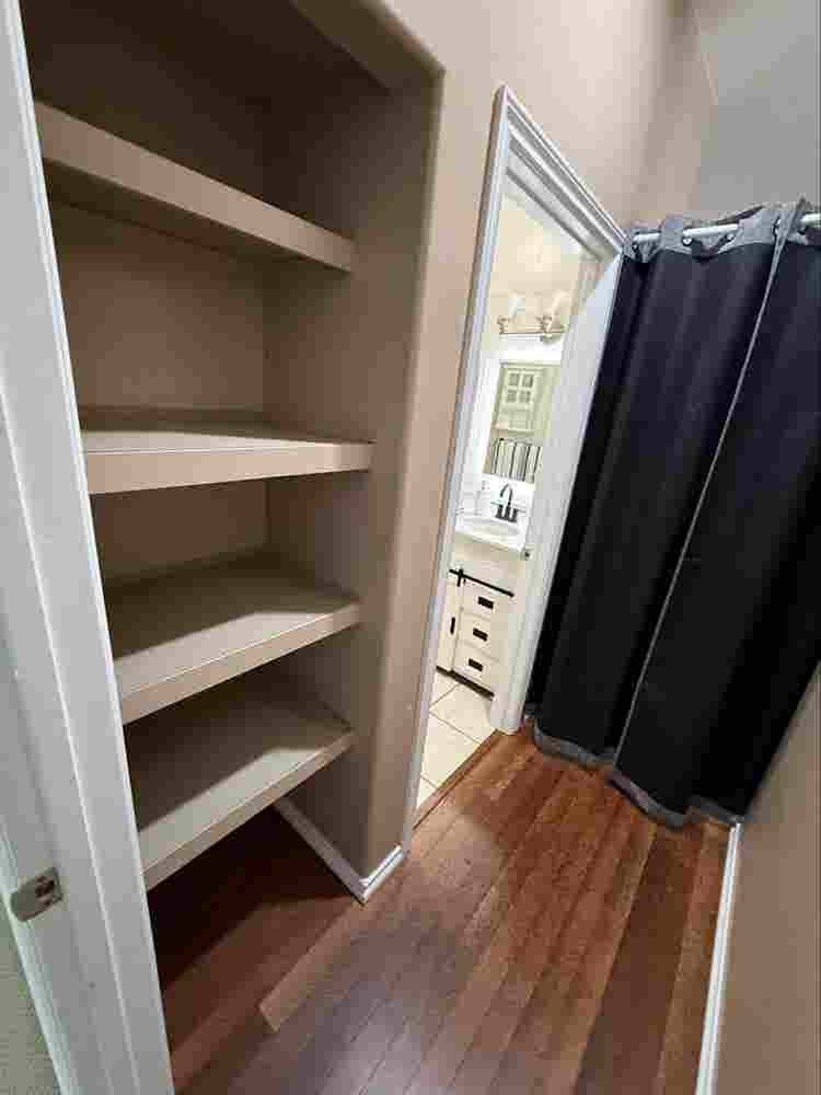 Private room/bath- Furnished