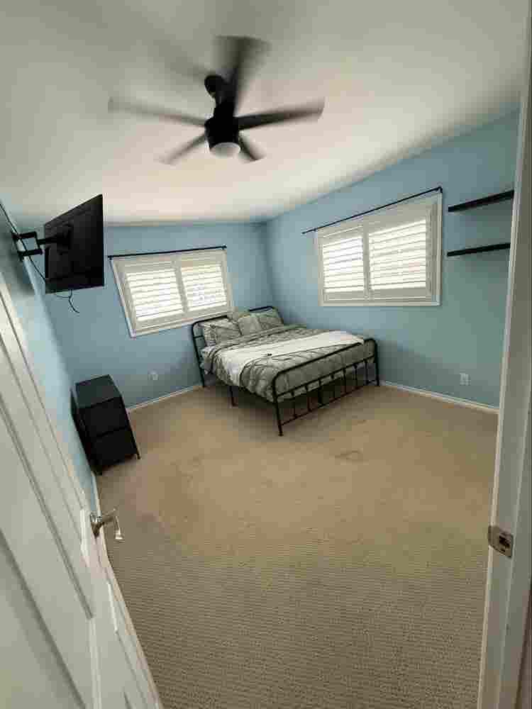 Private room/bath- Furnished