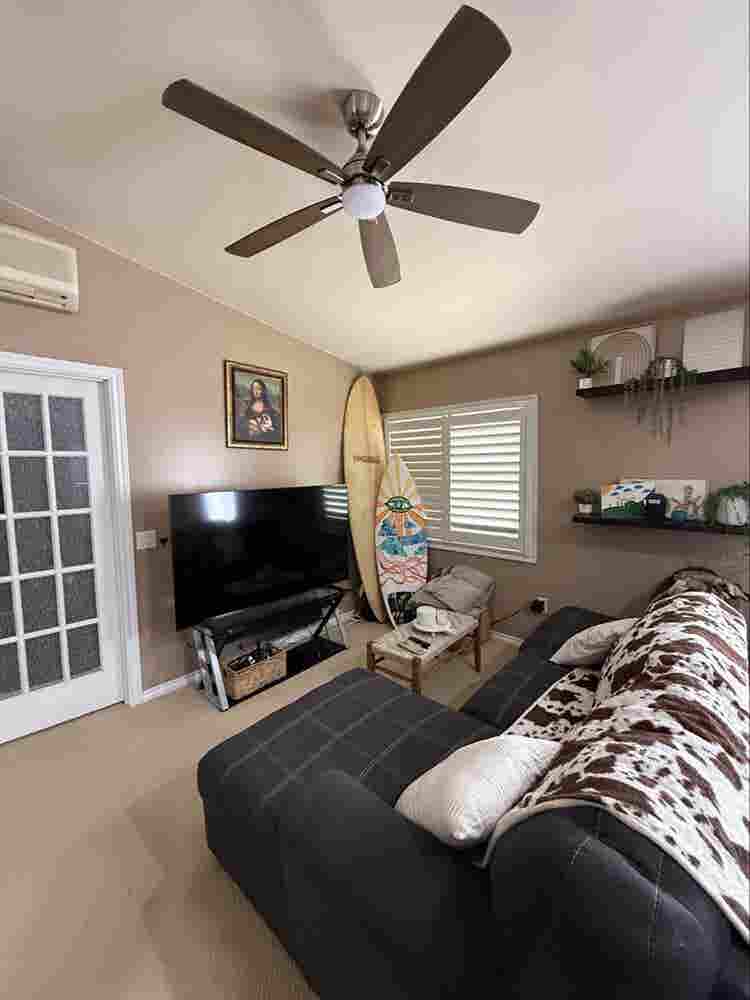 Private room/bath- Furnished