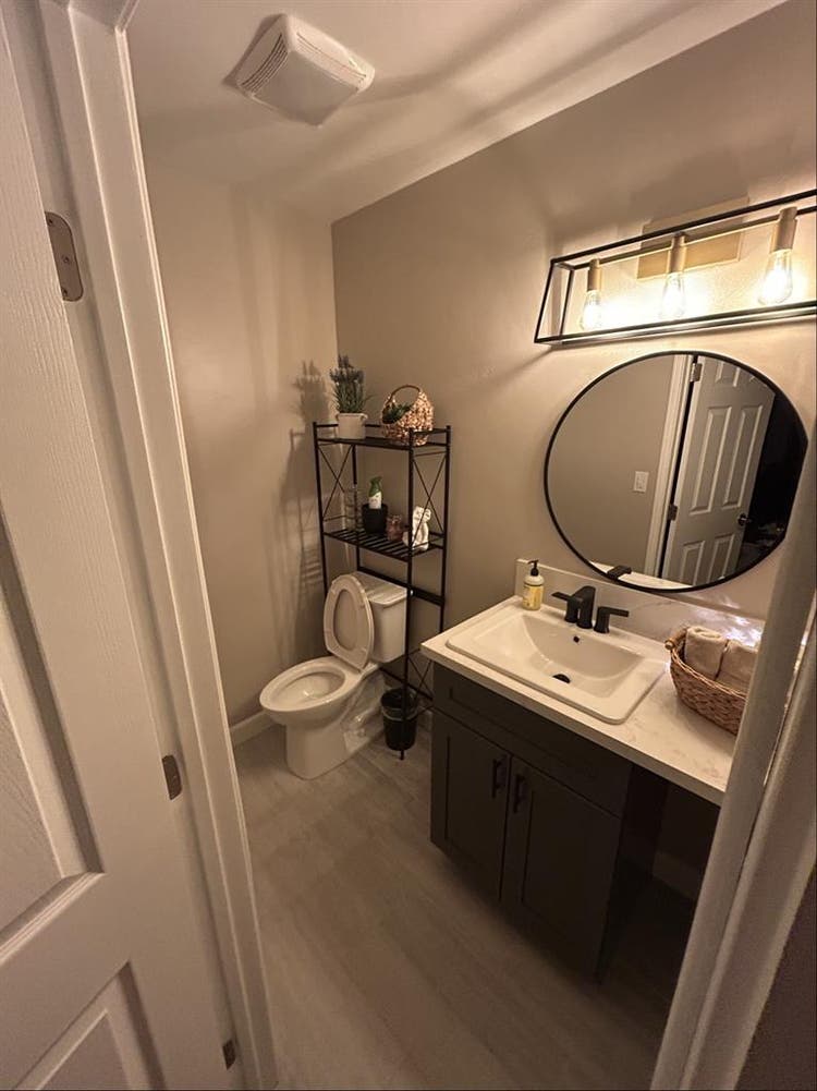 Roommate wanted, clean, mature