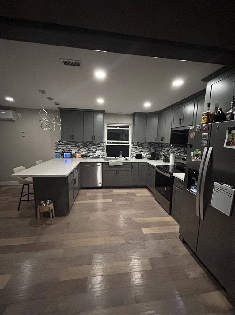 Roommate wanted, clean, mature