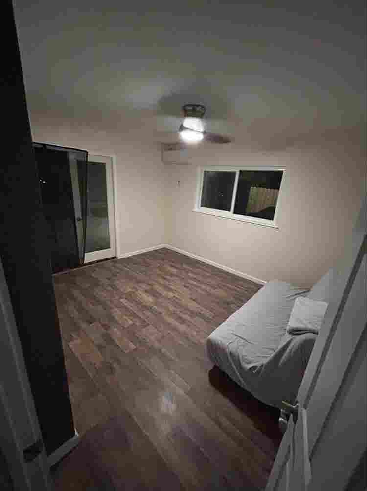 Roommate wanted, clean, mature