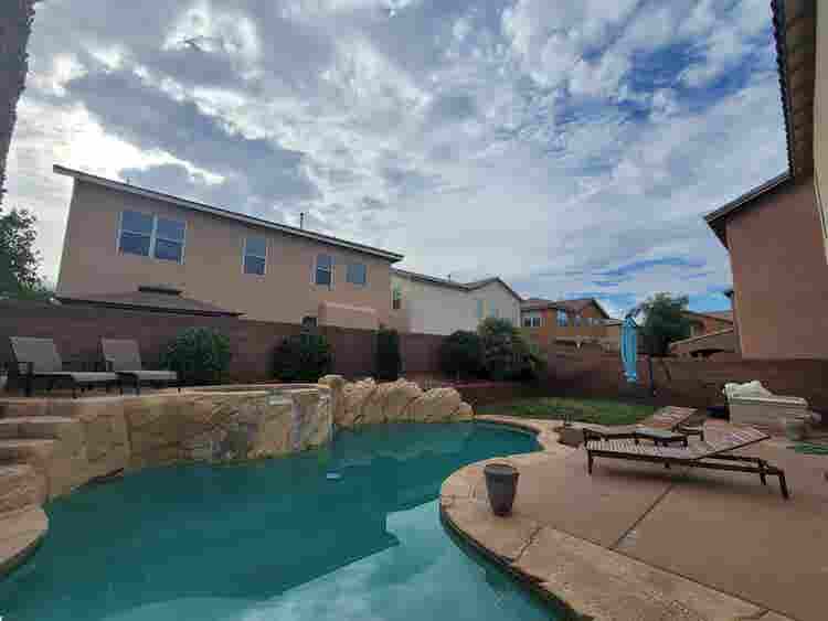 House with private pool