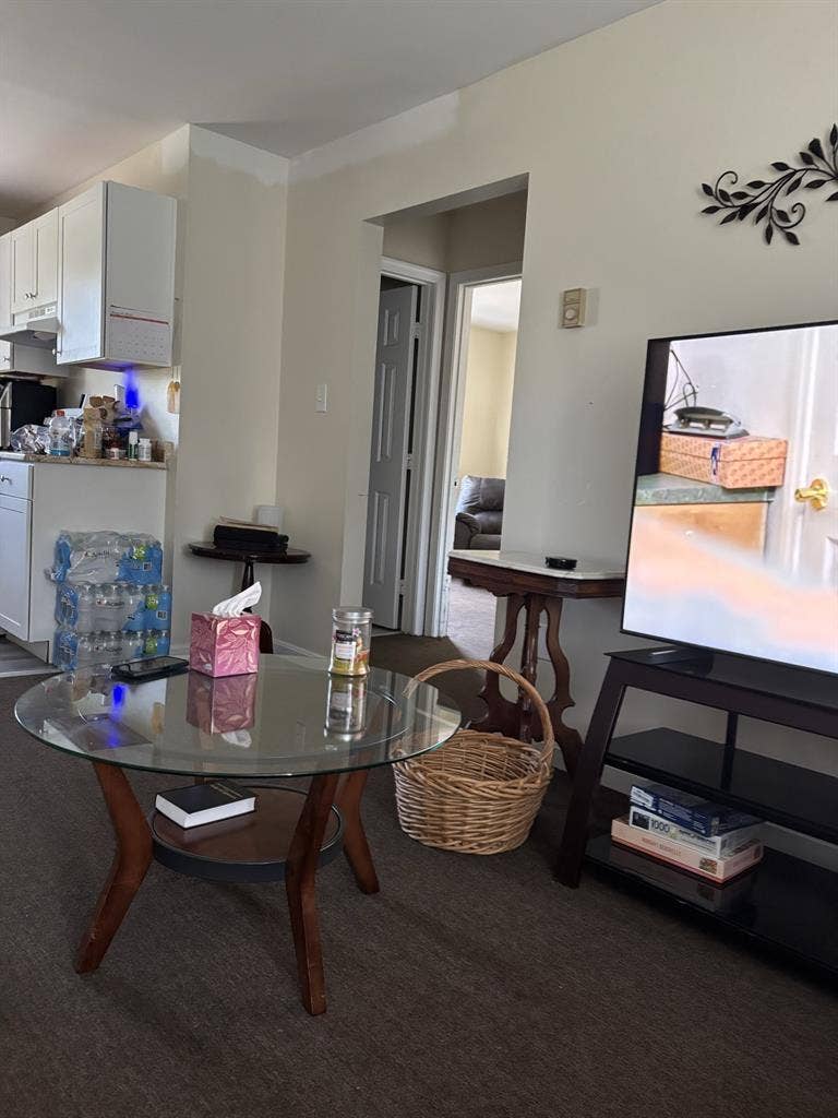 Seeking roommate . Prefer.+