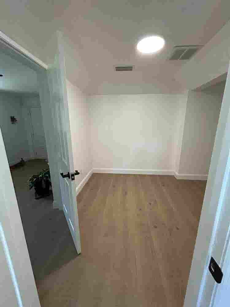 Masterbedroom w/ All Utilities