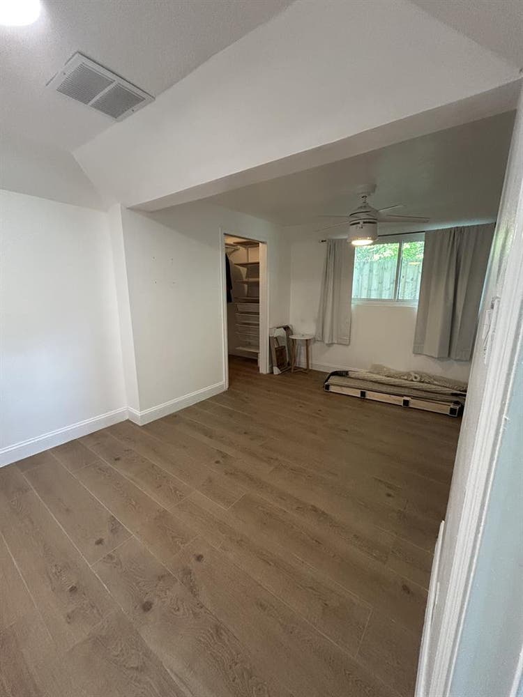 Masterbedroom w/ All Utilities