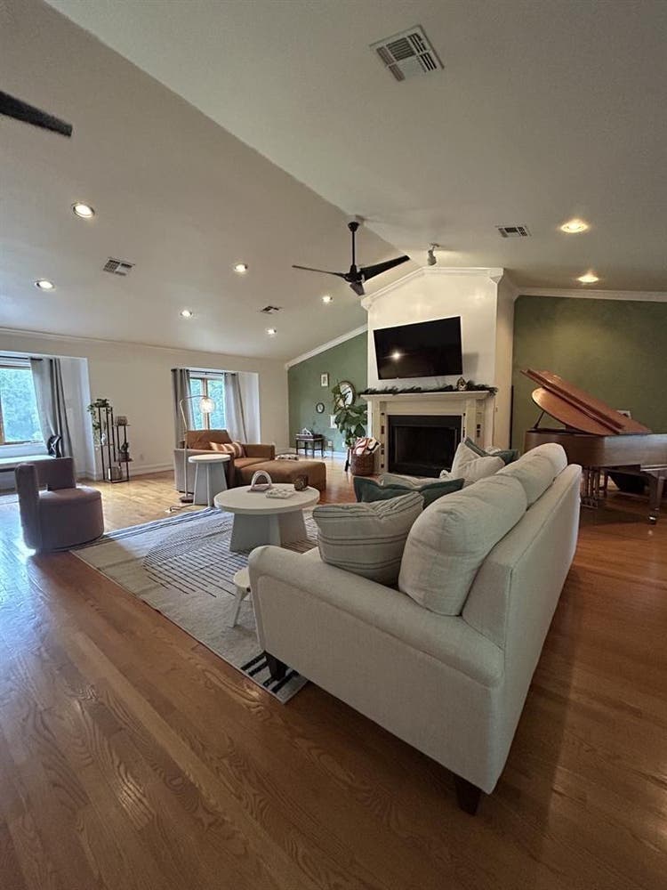 Masterbedroom w/ All Utilities