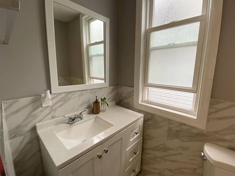 Upscale Room in Beautiful Nwk Apt