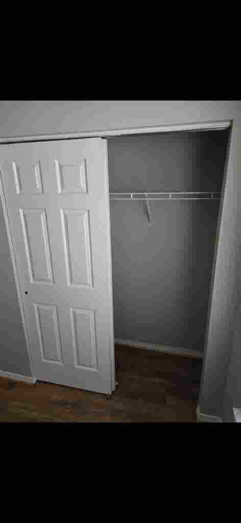 Looking for roomate in Clayton.