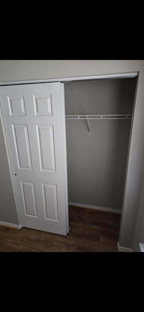 Looking for roomate in Clayton.