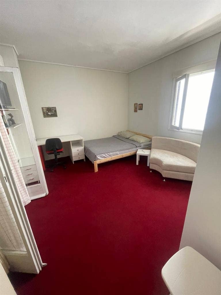 Room in Neos kosmos near transportt