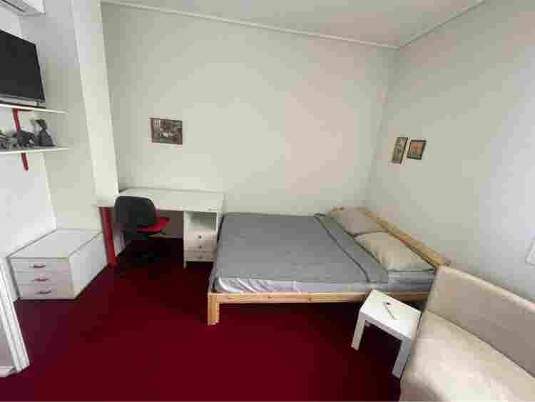 Room in Neos kosmos near transportt