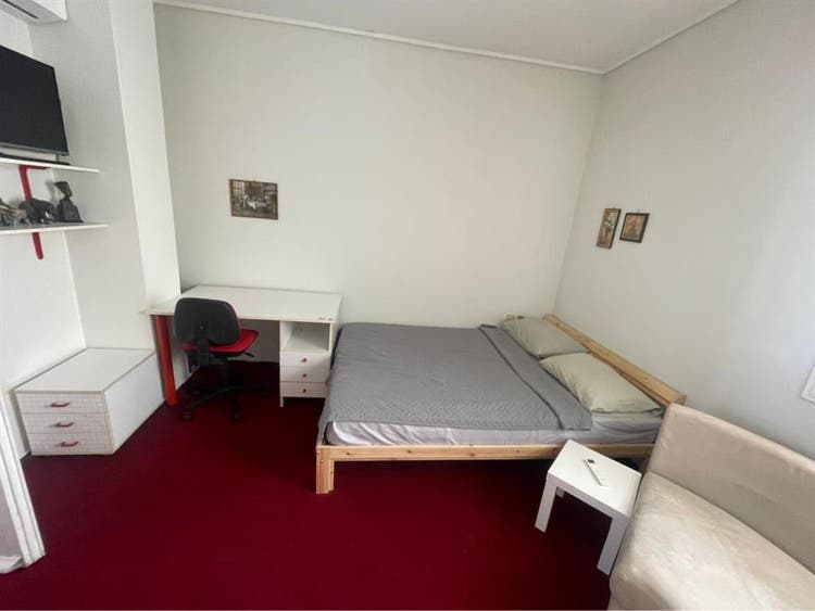 Room in Neos kosmos near transportt